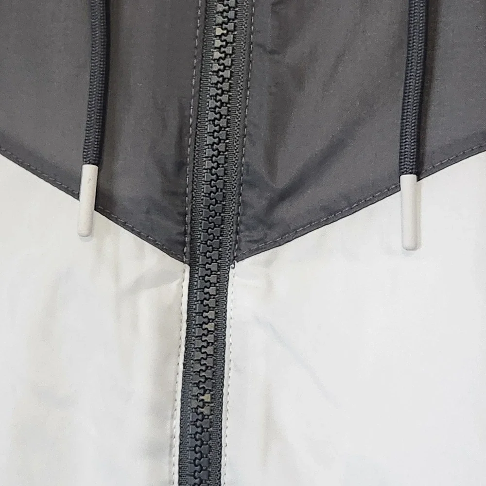 New Nike Running Division NYC Windrunner Jacket Mens L White Grey Marathon Rare